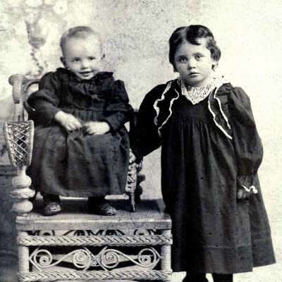 Daughters of William Harvey Throckmorton & Lucy Jane McGlumphy