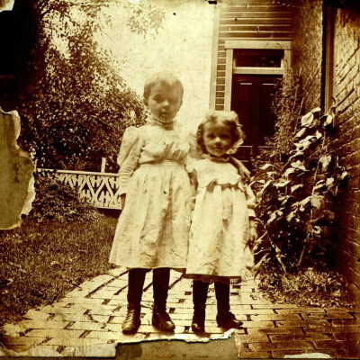 Mary Inghram (Denny) Weaver [1891-1972] and Josephine Denny [1893-1992]