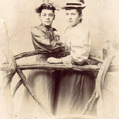 Lucinda Crayne (Smith) Gregg and Elizabeth Rush (Myers) Crayne