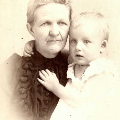 Susan (Owens) Spragg and her granddaughter Blanche Susan (Patterson) Cummins