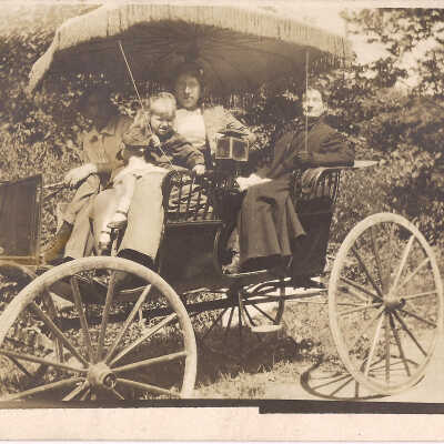 Anna Adelia (Brown) Patton with her grandchildren and great-grandchild