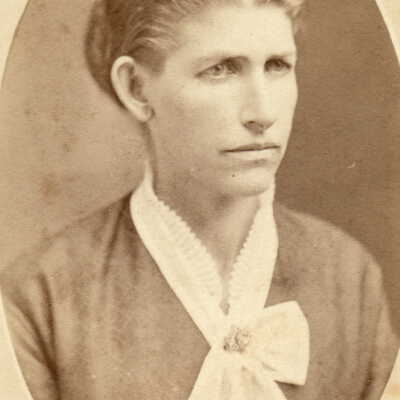 Hoge-Woods Album 01, Photo 10 - Margaret (Kent) Hoge