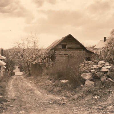 Second Alley - Log house in Waynesburg