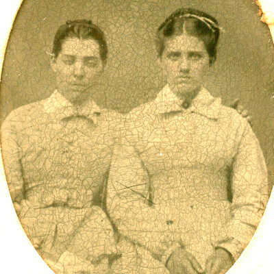 Staggers-Bowlby Album 01, Photo 01 - Cassandra (Staggers) Rice and Catherine Miranda (Staggers) Bowlby - daughters of Lisbon Leander Staggers and Eliza Jane Mooney