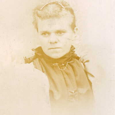 Millikin-Simpson Album, Photo 19 - Sarah Myrtle Millikin [1876-1951]