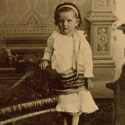 Staggers-Bowlby Album 01, Photo 02 - Ethiel Staggers - daughter of Arthur Staggers and Harriet Kent