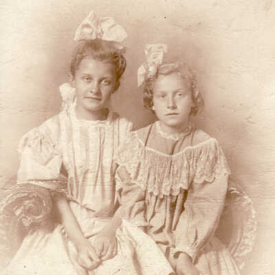Nella Sophia (Hoskinson) Baily and Clare (Hoskinson) Garside