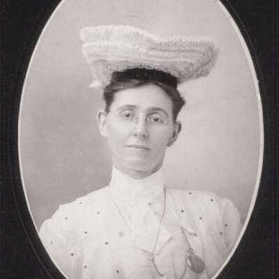 Believed to be Elizabeth (Phillips) Anderson [1848-1914]