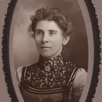 Dreier Album, Photo 19 - Minnie (Dreier) McNeely [1873-1952]