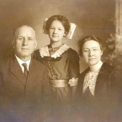 Carhart Bowlby and Eva (Kendall) Bowlby family