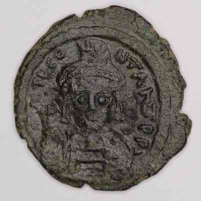 Tiberius II Constantine - AE 1/2 Follis