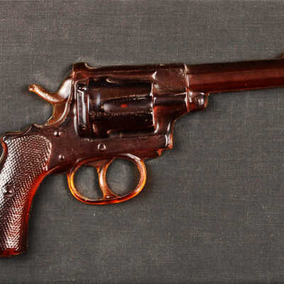 Demi revolver en résine, sur feuille de carton Pour l'édition originale du coffret HOMMAGE A CARL LASZLO