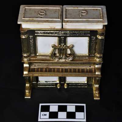 Piano Salt and Pepper Set