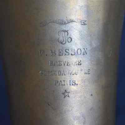 The "26 MEDAILLES D'HONNEUR F. BESSON BREVETEE 92 RUE DA. GOULEME PARIS." inscription near the top of the bell.