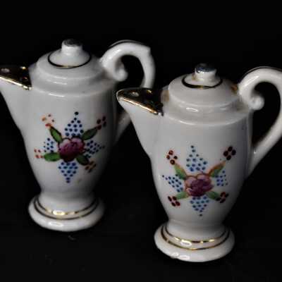 Teapot Salt and Pepper Shaker