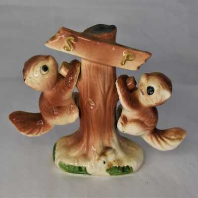 Hanging Squirrel Salt and Pepper Set