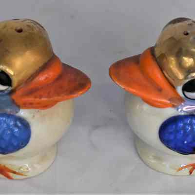 Vintage Ceramic Lusterware Birds Salt and Pepper Shakers Made in Japan