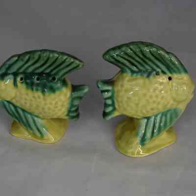 Vintage ceramic fish salt and pepper shakers.