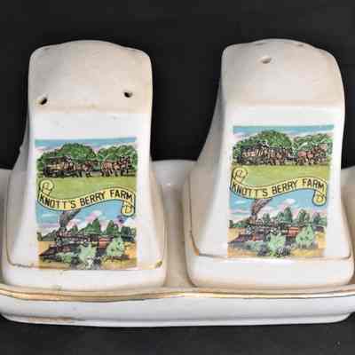 Vintage Knott's Berry Farm Souvenir Salt and Pepper Shakers 3 Piece Set
