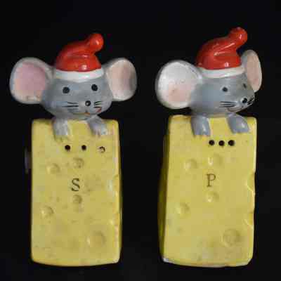 Vintage Nanco ceramic mice with cheese salt and pepper shakers. Made in Japan.