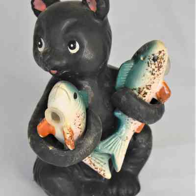 Vintage Fairway Ceramic Bear Holding Fish Salt and Pepper 3 Piece Set Made in Japan