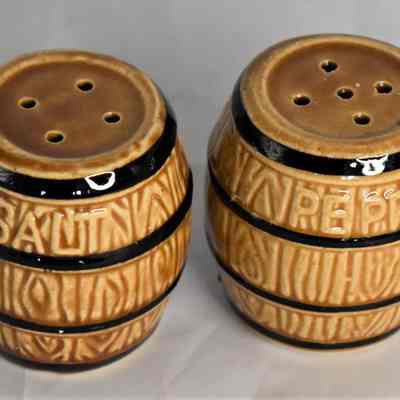Vintage Ceramic Whiskey Barrels Salt and Pepper Shakers