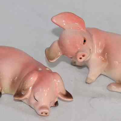 Vintage Porcelain Pink Pigs Salt and Pepper Shakers Made in Japan