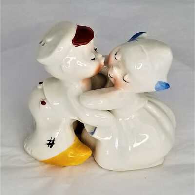 Dutch Huggers Salt and Pepper Shakers