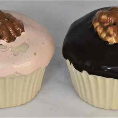 Vintage Ceramic Frosted Cupcakes Salt and Pepper Shakers