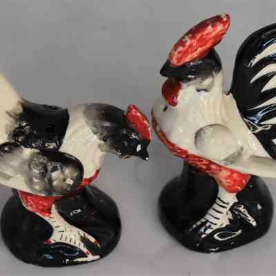 Vintage Ceramic Rooster & Hen Salt and Pepper Shakers Made in Japan