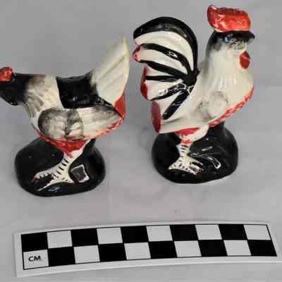 Other side and size comparison of rooster and hen shakers.