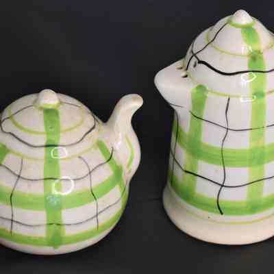 Vintage Plaid Teapot and Coffee Pot Ceramic Salt and Pepper Shakers Made in Japan