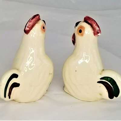 Back of chicken shakers: 2022.1.10a, 2022.1.10b (with cork)
