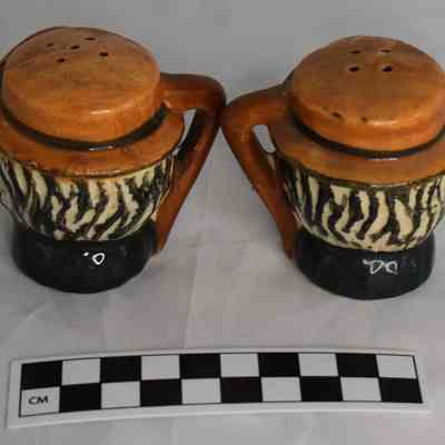 Back and size comparison for Toby mug salt and pepper shakers.