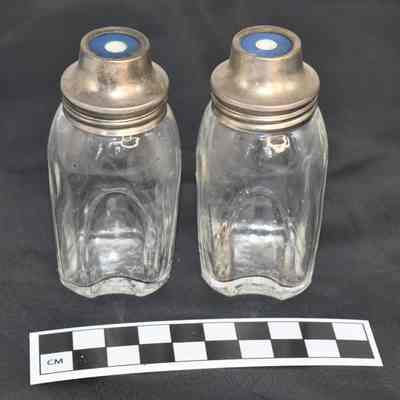 Other side and size comparison of Airko salt and pepper shakers.