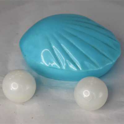 Oyster Box- 2022.1.86a, Shaker- 2022.1.86b, Shaker- 2022.1.86c, Insert- 2022.86d