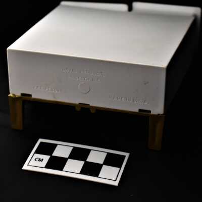 Manufacturer with patent pending label on base