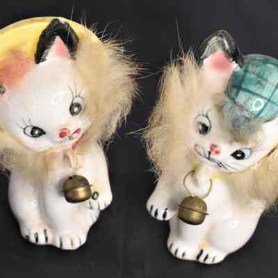 Vintage Commodore Ceramic Cats Dressed in Bonnet & Cap with Bells Salt and Pepper Shakers
