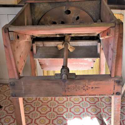 Banner Root Cutter