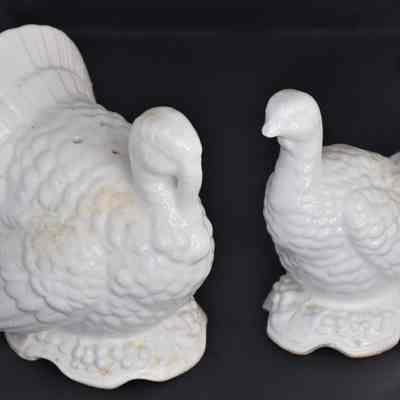 Vintage Napco Milk Glass Turkeys Salt and Pepper Shakers Made in Japan