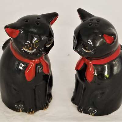 Black Cat Salt and Pepper Shakers