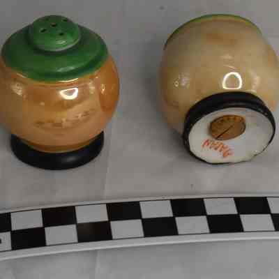 Noritake luster salt and pepper set size comparison.