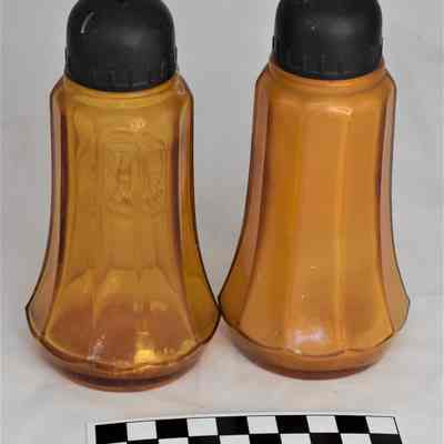Back and size comparison of Crownford salt and pepper shakers.