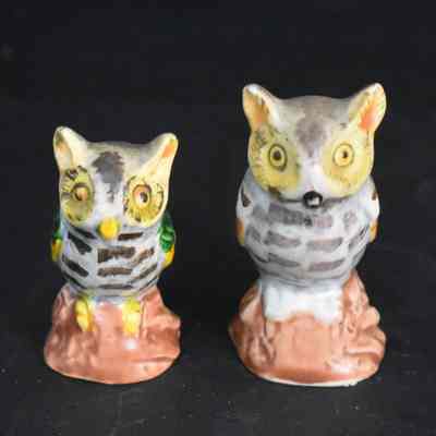 Vintage ceramic owl salt and pepper shakers. Made in Japan.