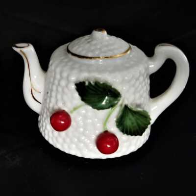 Teapot Salt and Pepper Shakers