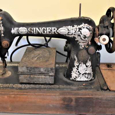 Singer Sewing Machine