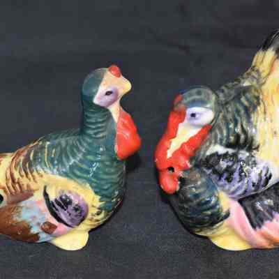 Vintage Ceramic Colorful Turkeys Salt and Pepper Shakers Made in Japan