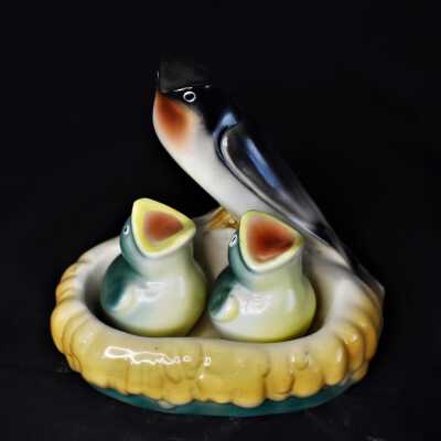 Bird with Chicks Salt and Pepper Set