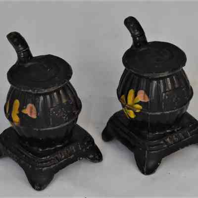 Vintage Black Metal Painted Pot Belly Stove Salt and Pepper Shakers