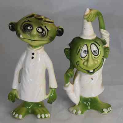 Vintage 1960's "Gruesome Twosome" Salt and Pepper Shakers Made in Japan Original Norcrest Labels